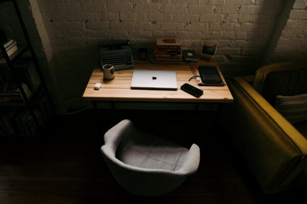 Colin + Meg @colinandmeg – Unsplash